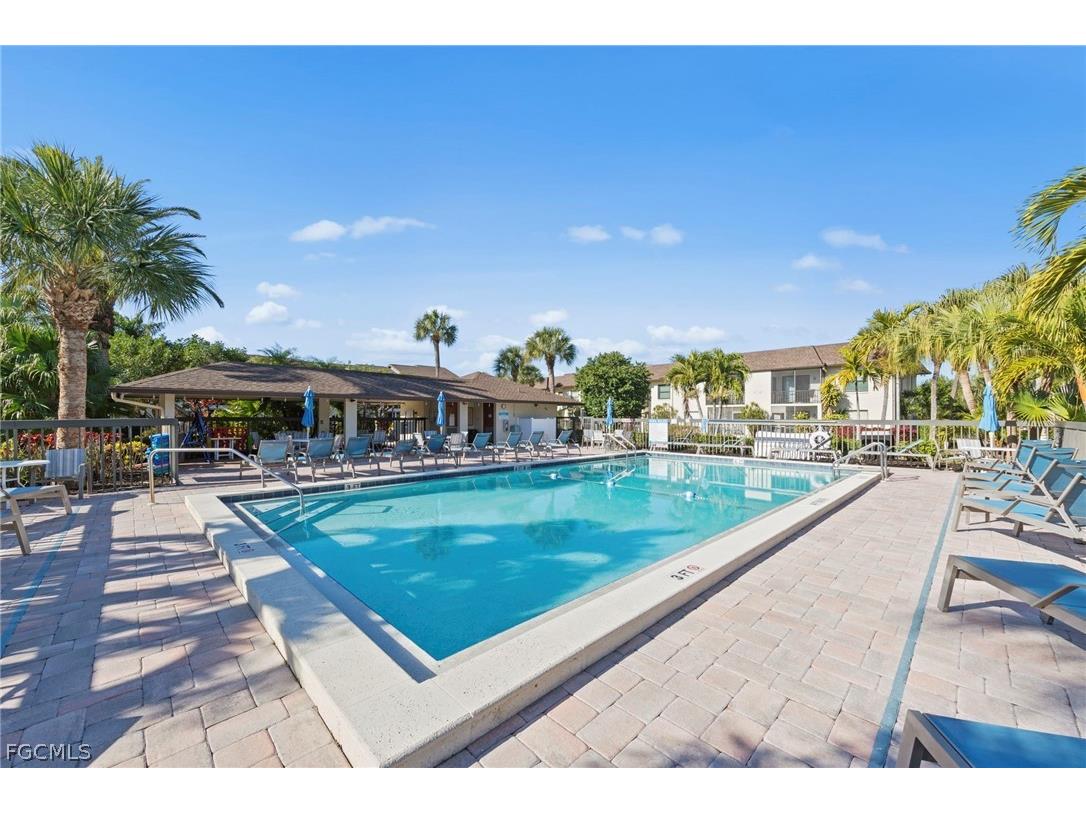 9305 Lake Park Drive #102 Fort Myers FL 33919 2026006735 image1