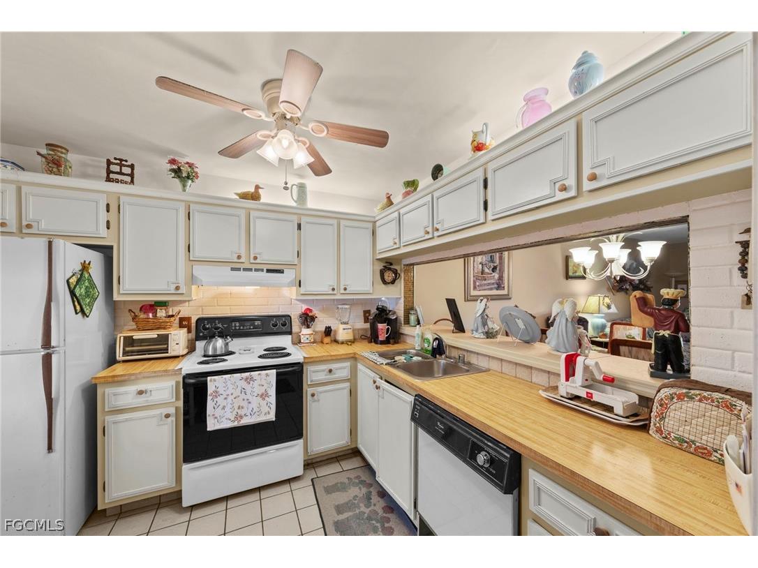 9305 Lake Park Drive #102 Fort Myers FL 33919 2026006735 image10