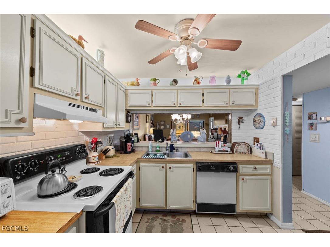9305 Lake Park Drive #102 Fort Myers FL 33919 2026006735 image11