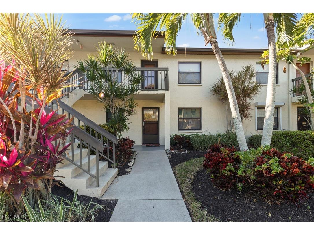 9305 Lake Park Drive #102 Fort Myers FL 33919 2026006735 image2