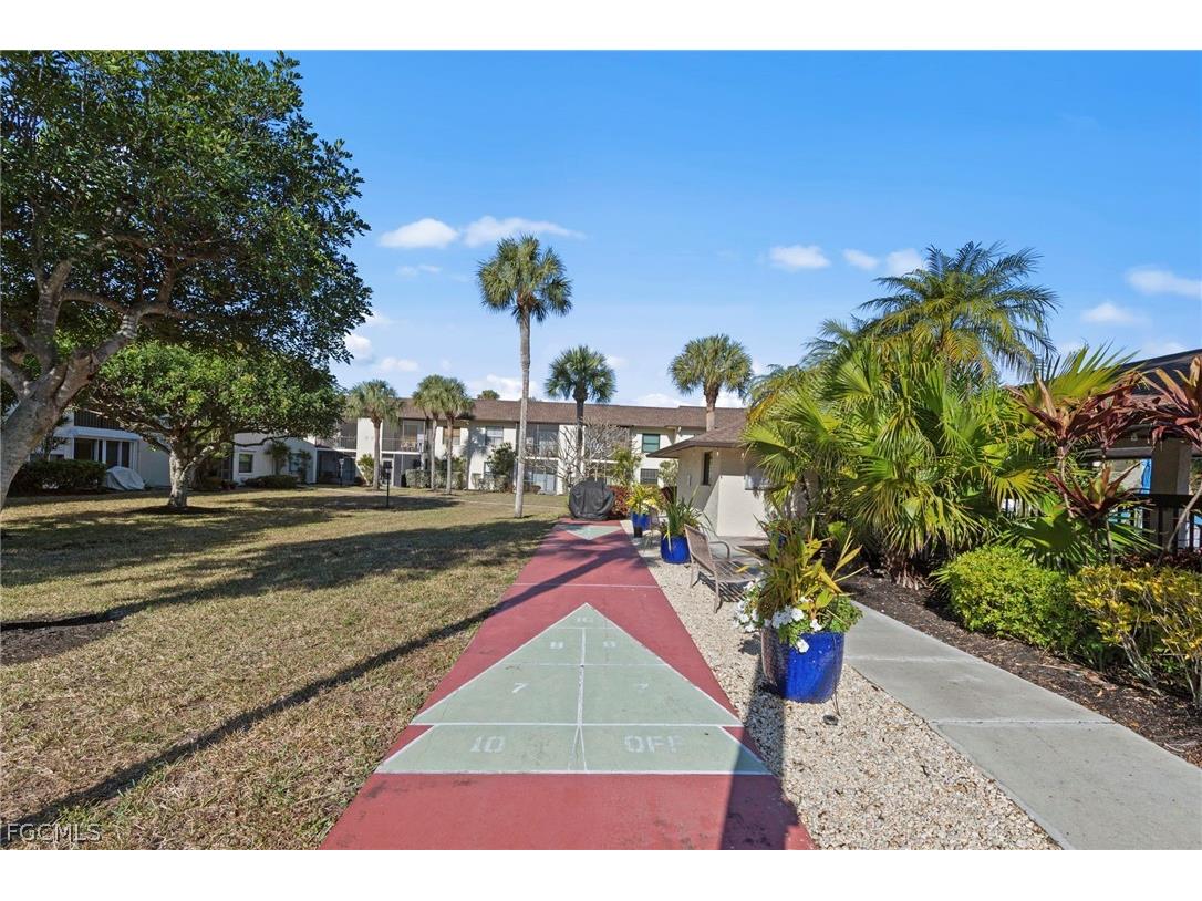 9305 Lake Park Drive #102 Fort Myers FL 33919 2026006735 image32