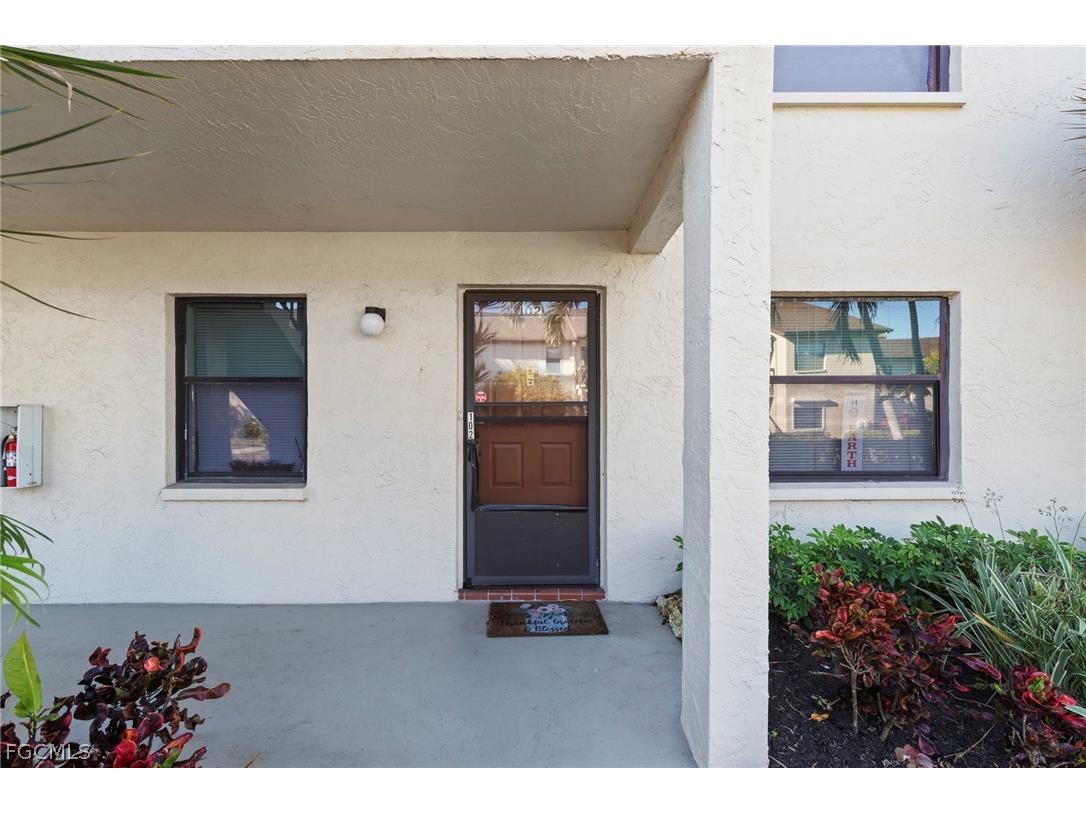 9305 Lake Park Drive #102 Fort Myers FL 33919 2026006735 image6