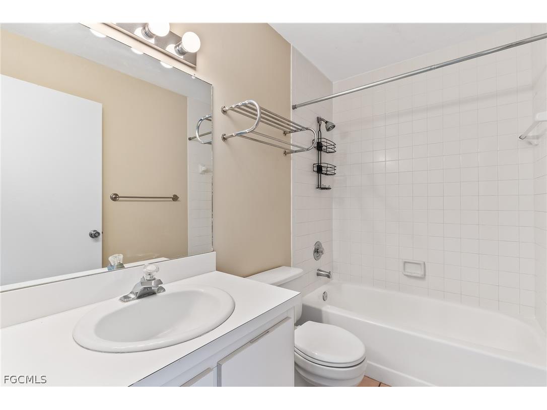 9305 Lake Park Drive #204 Fort Myers FL 33919 2026010078 image11