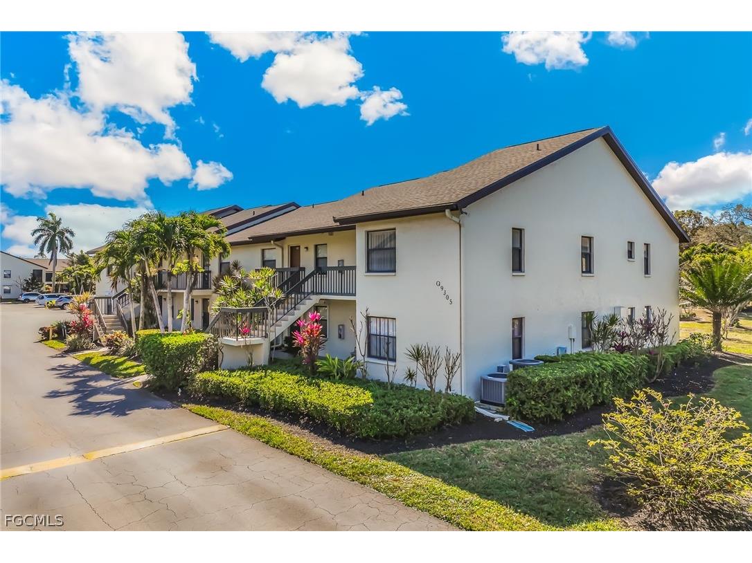 9305 Lake Park Drive #204 Fort Myers FL 33919 2026010078 image2