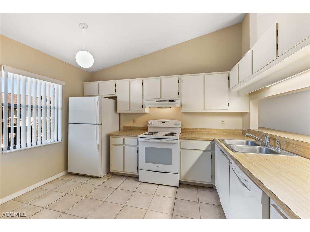 9305 Lake Park Drive #204 Fort Myers FL 33919 2026010078 image4