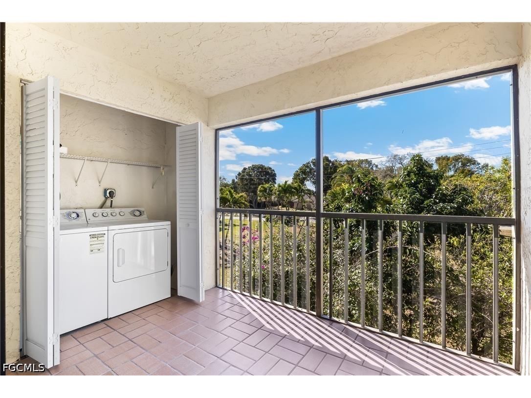 9305 Lake Park Drive #204 Fort Myers FL 33919 2026025901 image3