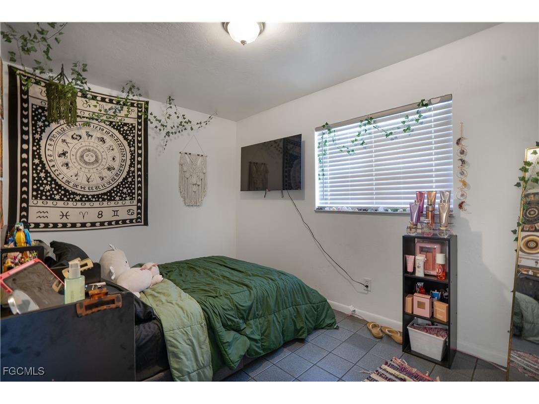 931/933 SE 23rd Place Cape Coral FL 33990 2025018797 image14