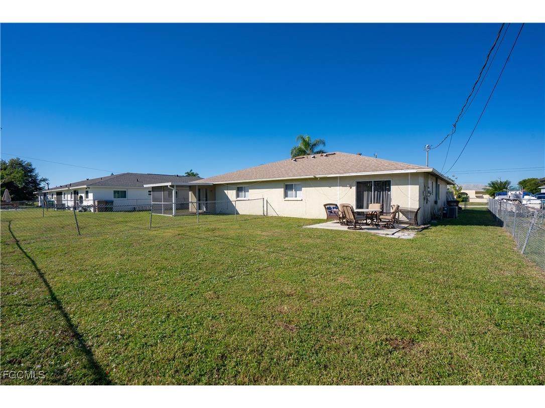 931/933 SE 23rd Place Cape Coral FL 33990 2025018797 image21