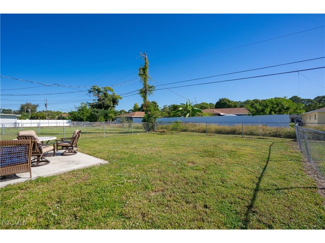 931/933 SE 23rd Place Cape Coral FL 33990 2025018797 image23