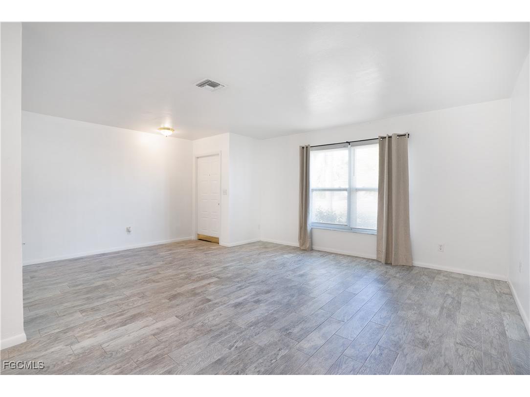 931/933 SE 23rd Place Cape Coral FL 33990 2025018797 image25