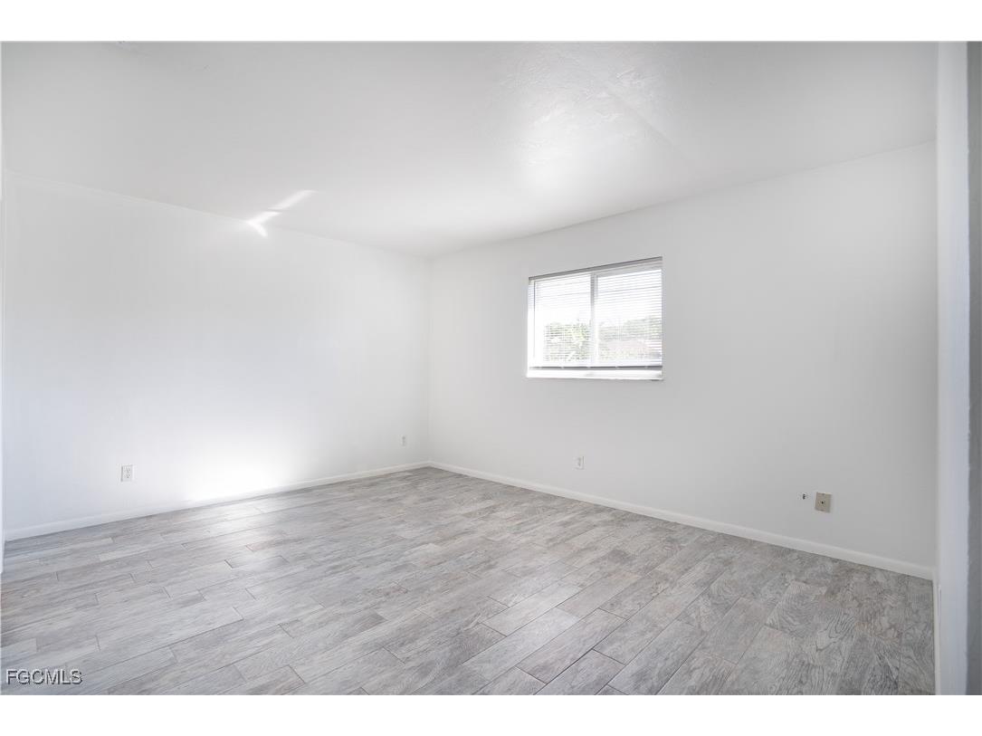 931/933 SE 23rd Place Cape Coral FL 33990 2025018797 image35