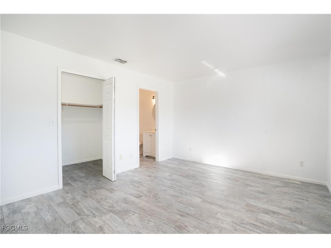 931/933 SE 23rd Place Cape Coral FL 33990 2025018797 image36