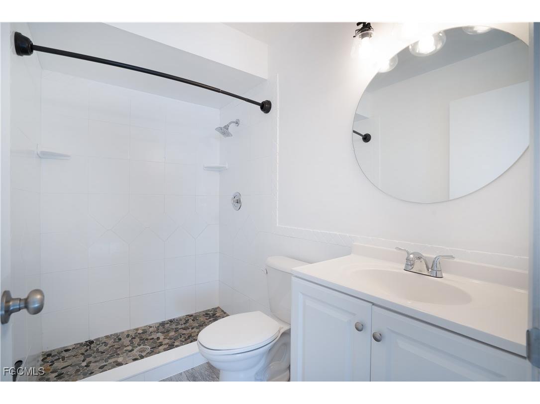 931/933 SE 23rd Place Cape Coral FL 33990 2025018797 image38