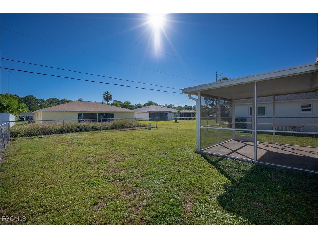 931/933 SE 23rd Place Cape Coral FL 33990 2025018797 image39