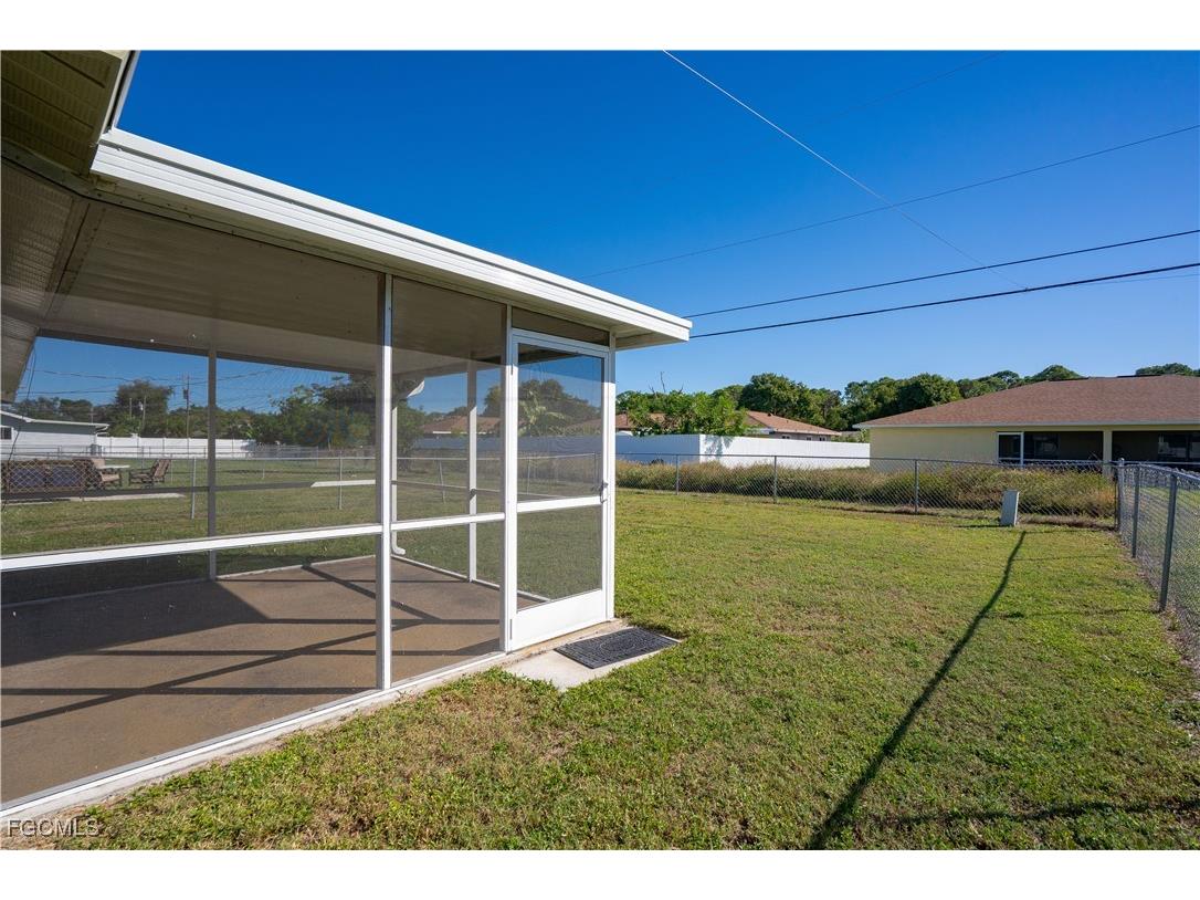 931/933 SE 23rd Place Cape Coral FL 33990 2025018797 image42