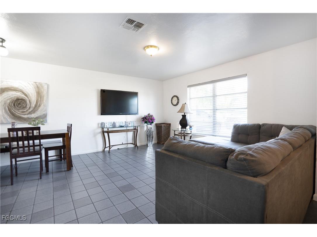 931/933 SE 23rd Place Cape Coral FL 33990 2025018797 image5