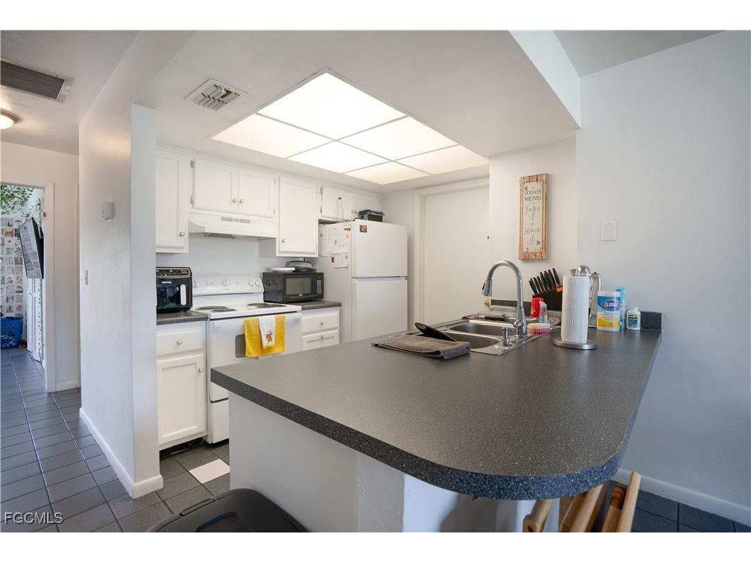 931/933 SE 23rd Place Cape Coral FL 33990 2025018797 image9