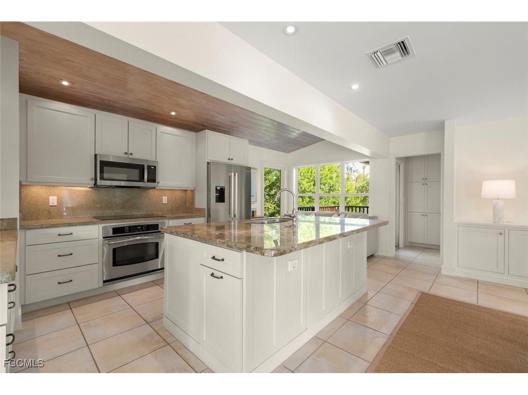 931 Snowberry Lane Sanibel FL 33957 2025018695 image7