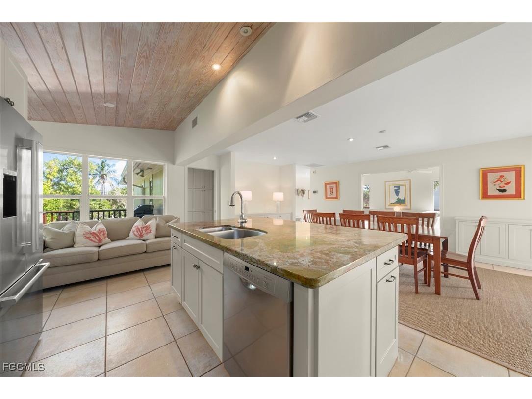 931 Snowberry Lane Sanibel FL 33957 2025018695 image9