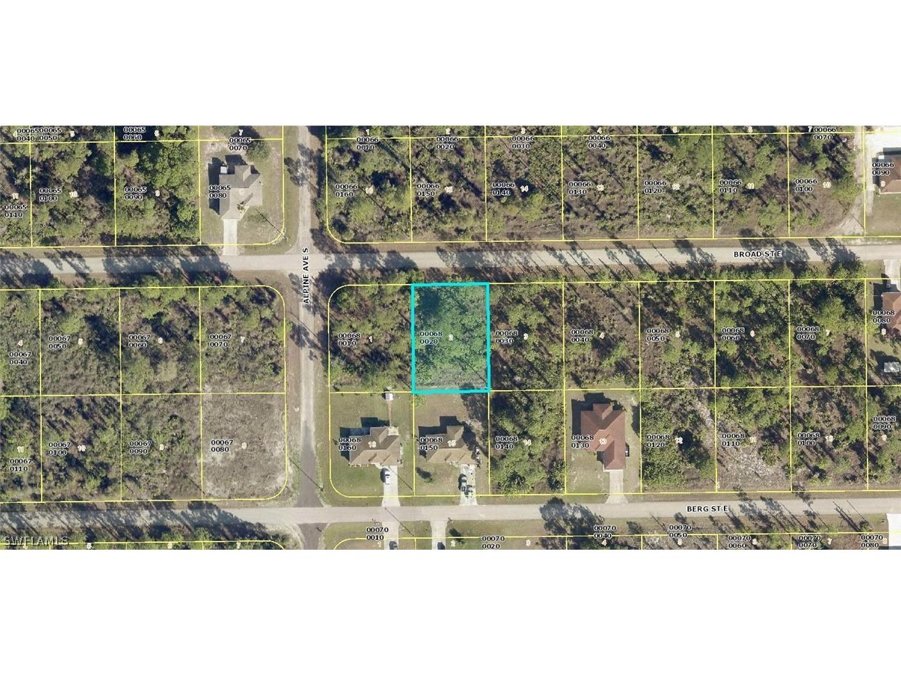 932 Broad Street E Lehigh Acres FL 33974 223005783 image1