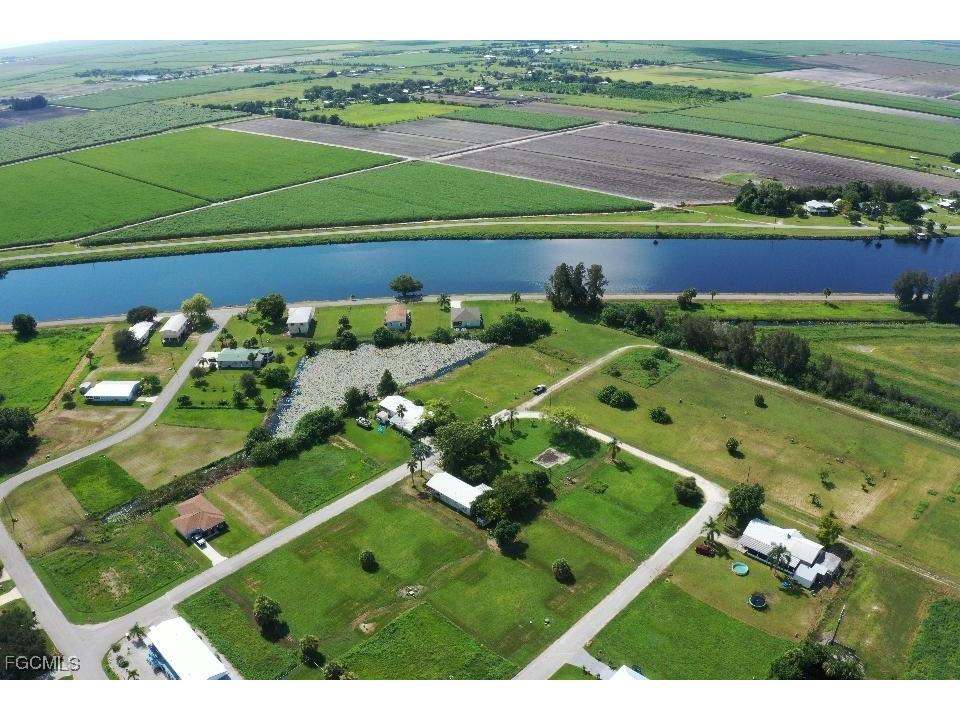 932 Meyerchick Drive Moore Haven FL 33471 2025004908 image1