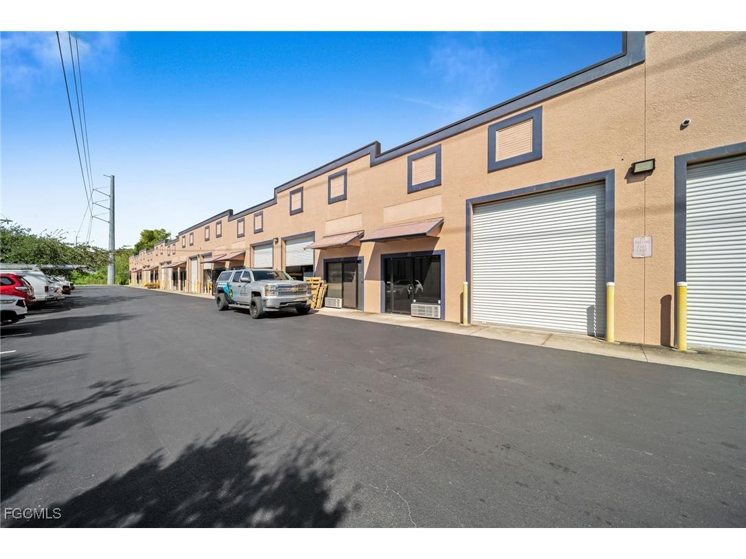 932 NE 24th Lane #9 Cape Coral 33909 2025010840 image1