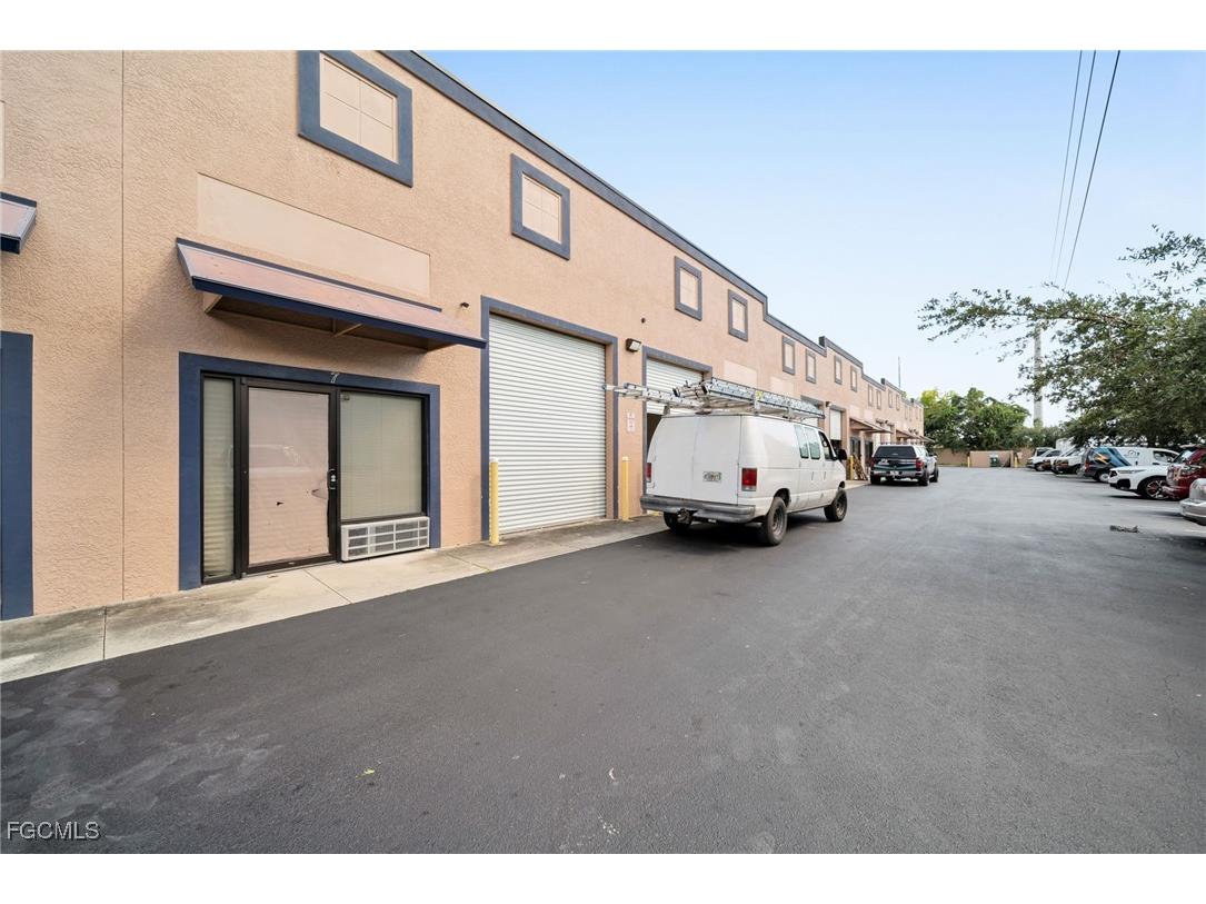 932 NE 24th Lane #9 Cape Coral 33909 2025010840 image14