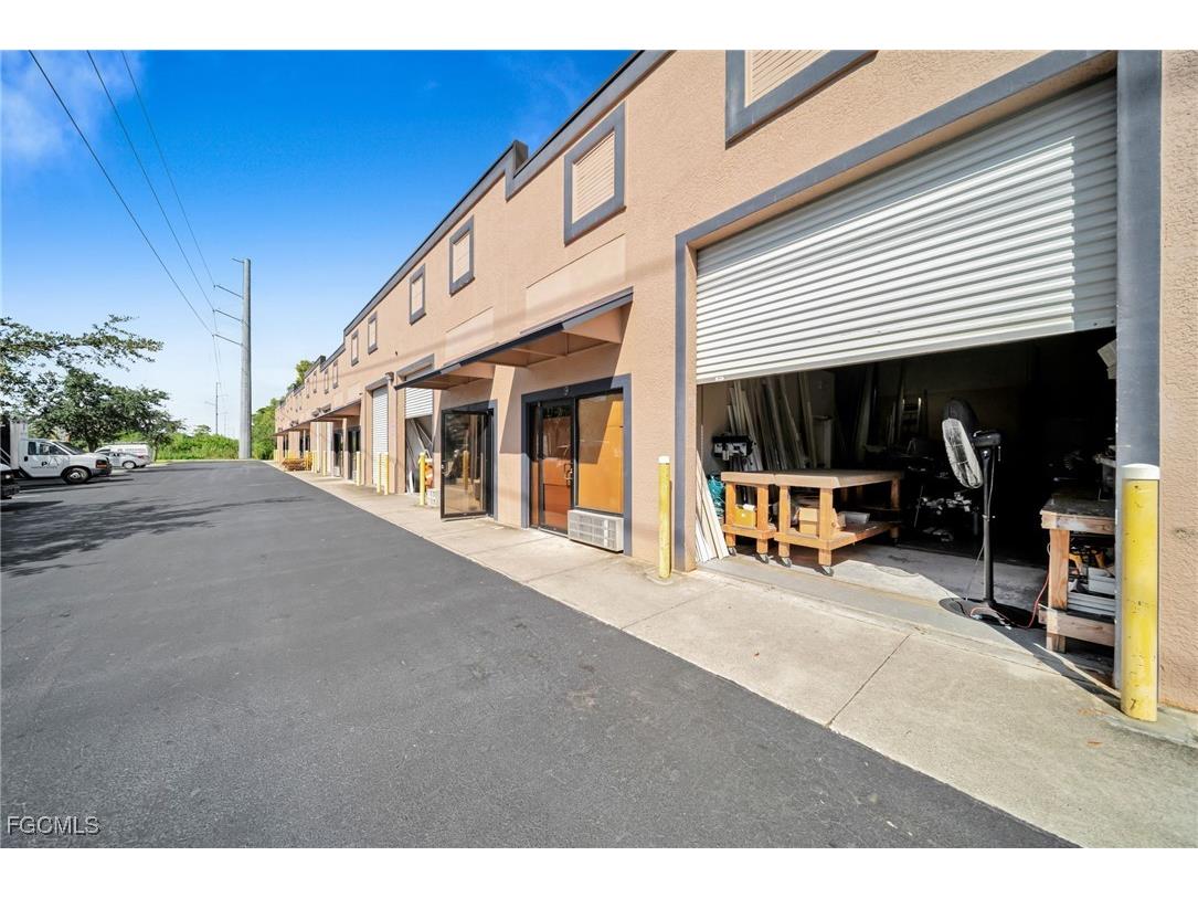 932 NE 24th Lane #9 Cape Coral 33909 2025010840 image3