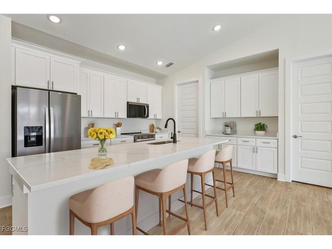 932 SW 36th Terrace Cape Coral FL 33914 2025023247 image3