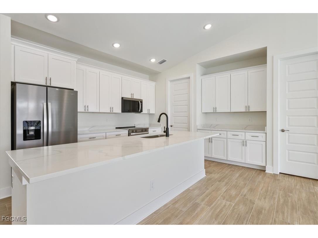 932 SW 36th Terrace Cape Coral FL 33914 2025023247 image8