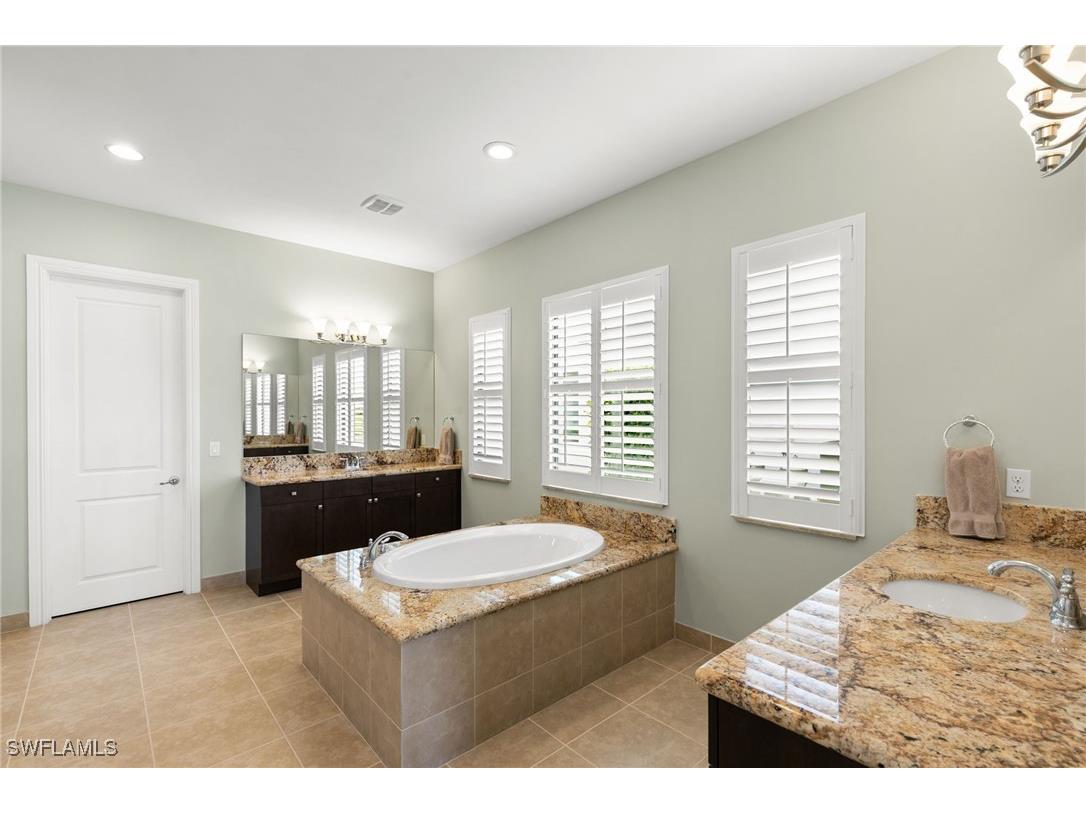 9323 Glenforest Drive Naples FL 34120 225084313 image16