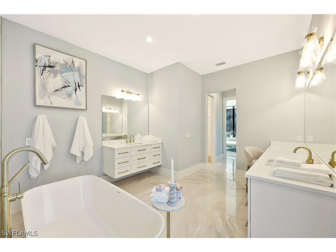 933 11th Street SW Naples FL 34117 224083976 image12