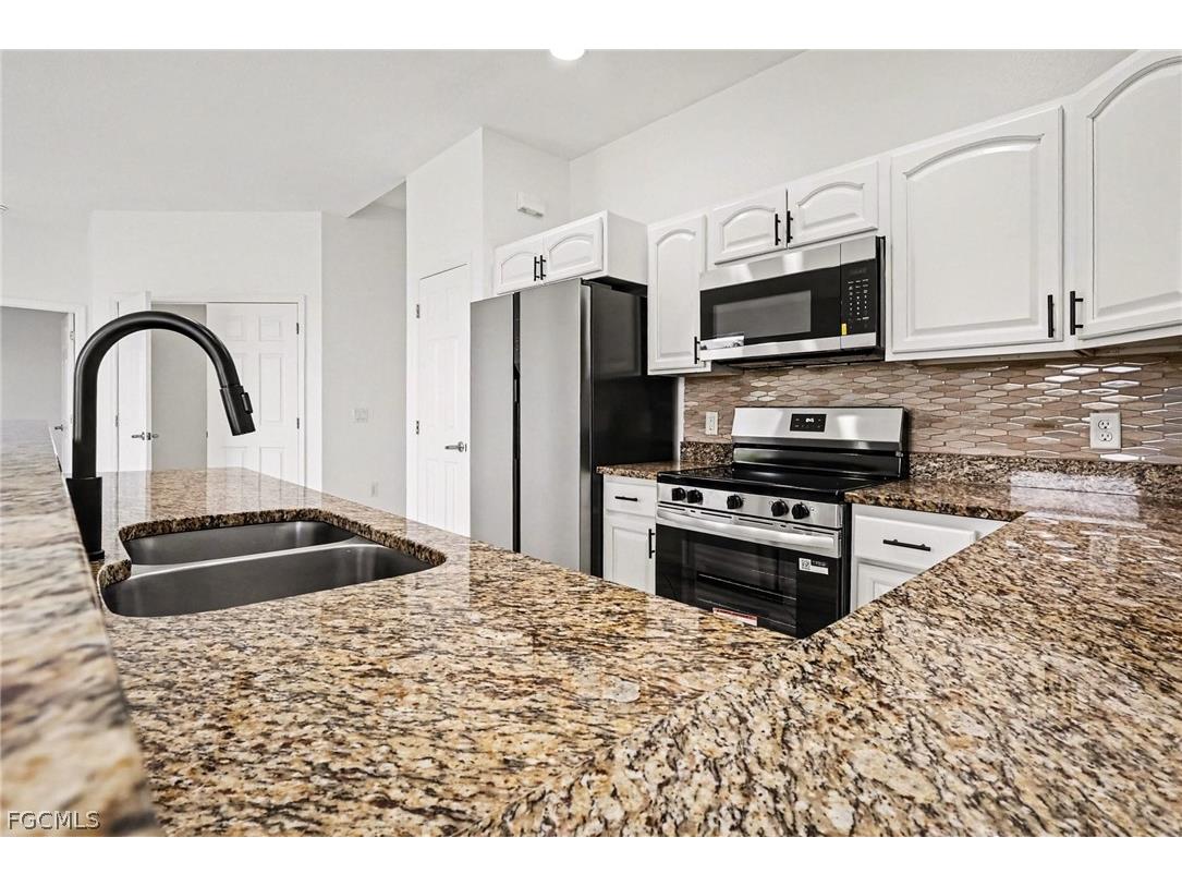 933 Hamilton Street Immokalee FL 34142 2026007612 image11