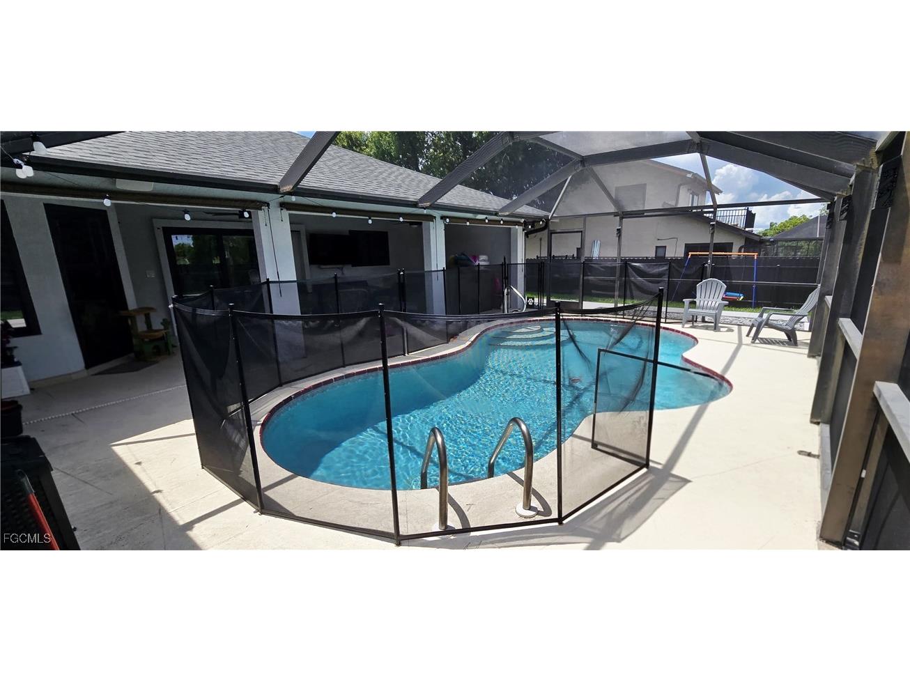 933 SW Santa Barbara Place Cape Coral FL 33991 2025000195 image1