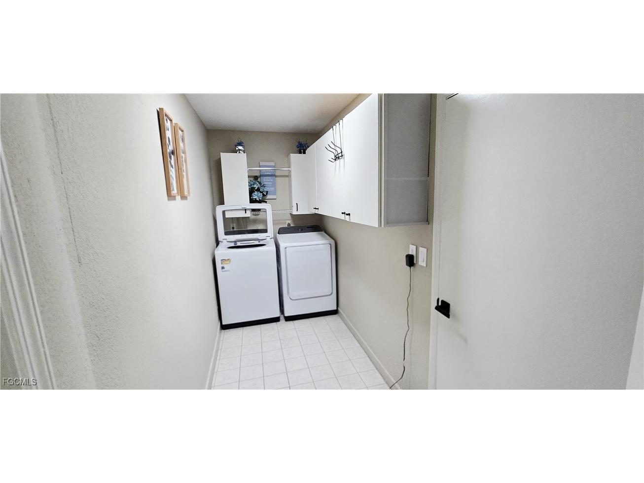 933 SW Santa Barbara Place Cape Coral FL 33991 2025000195 image15