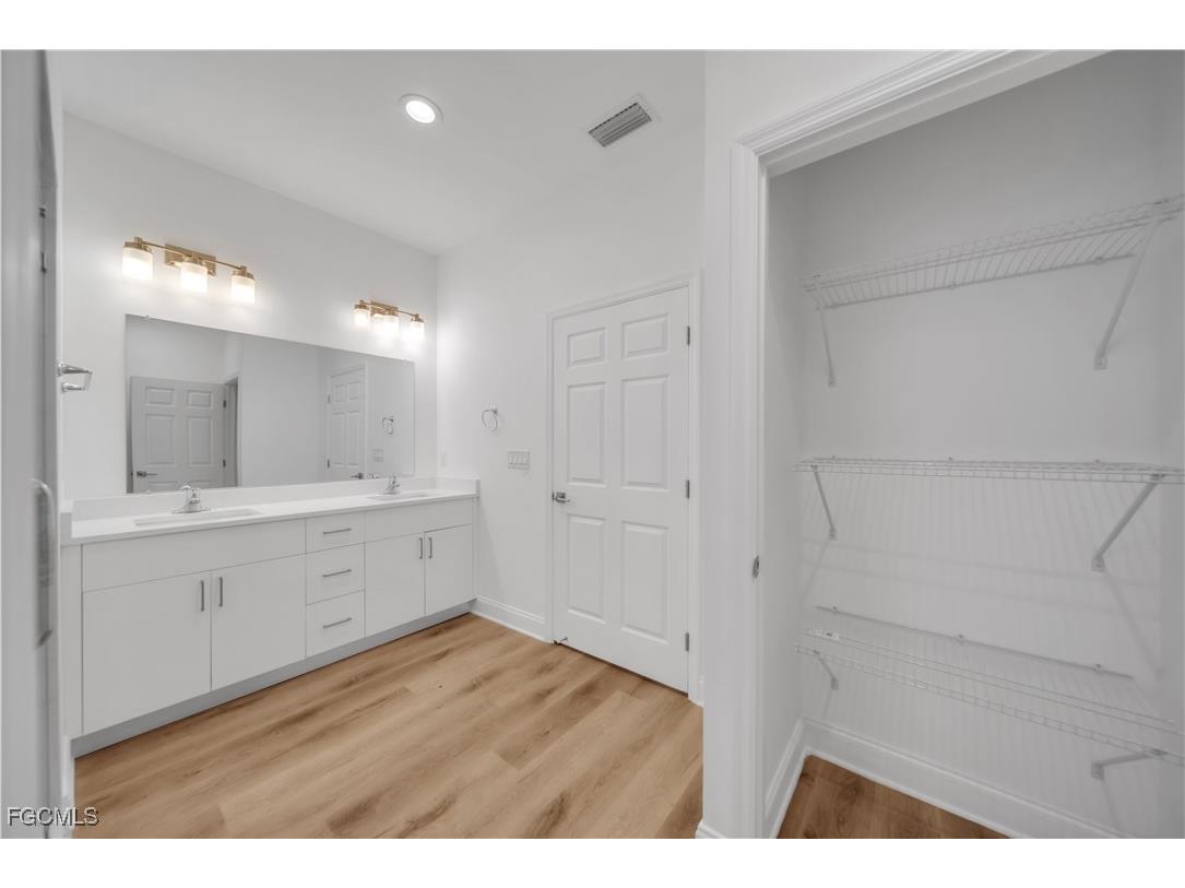 9333 Hialeah Terrace Port Charlotte FL 33981 2025005504 image10