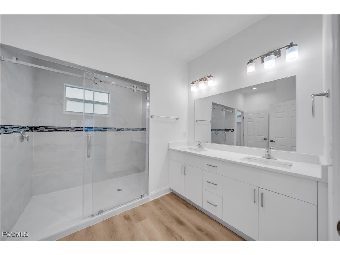 9333 Hialeah Terrace Port Charlotte FL 33981 2025005504 image12