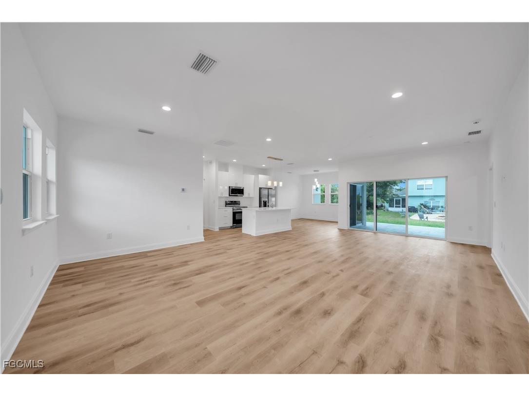 9333 Hialeah Terrace Port Charlotte FL 33981 2025005504 image15