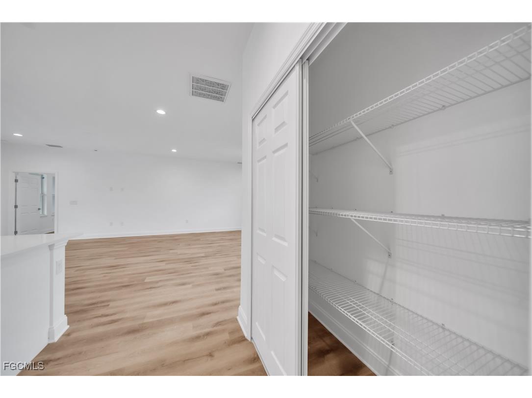 9333 Hialeah Terrace Port Charlotte FL 33981 2025005504 image16