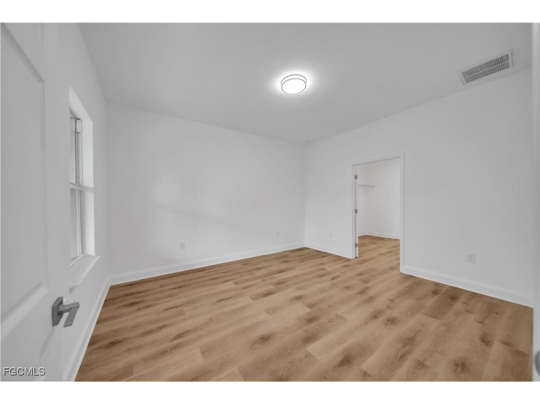 9333 Hialeah Terrace Port Charlotte FL 33981 2025005504 image17