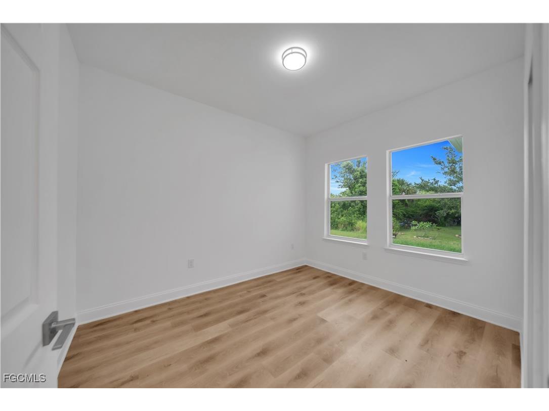 9333 Hialeah Terrace Port Charlotte FL 33981 2025005504 image22