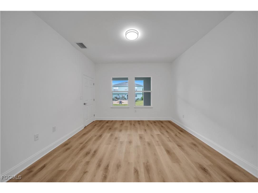 9333 Hialeah Terrace Port Charlotte FL 33981 2025005504 image23