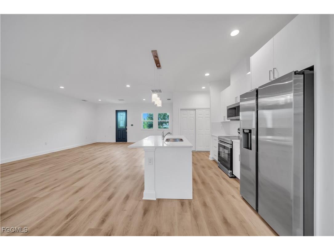 9333 Hialeah Terrace Port Charlotte FL 33981 2025005504 image5