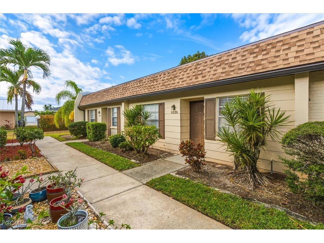 9339 Lennex Lane Fort Myers FL 33919 2026002526 image1