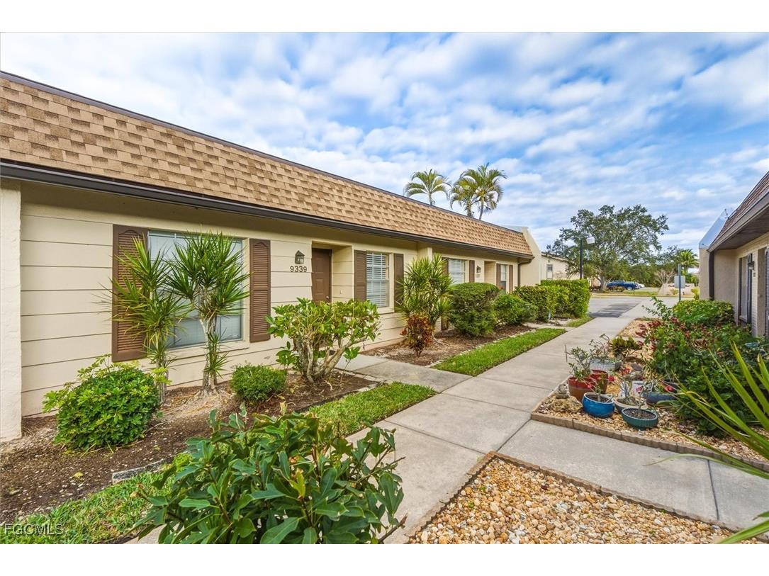 9339 Lennex Lane Fort Myers FL 33919 2026002526 image2