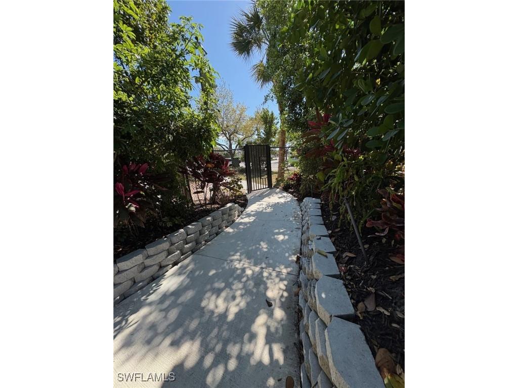 934 Egrets Run #204 Naples FL 34108 225022340 image25