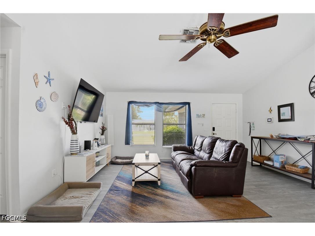 934 SE 25th Lane Cape Coral FL 33904 2026018132 image7