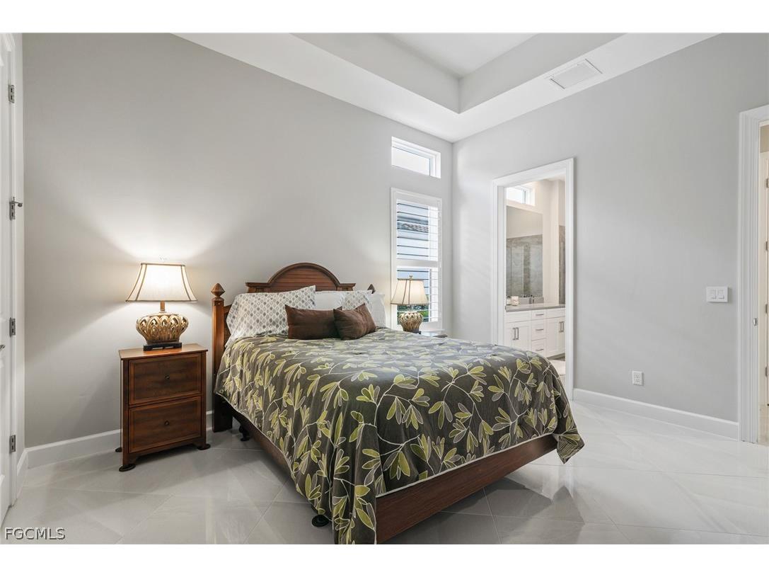 9345 Tulipano Terrace Naples FL 34119 2026006750 image25