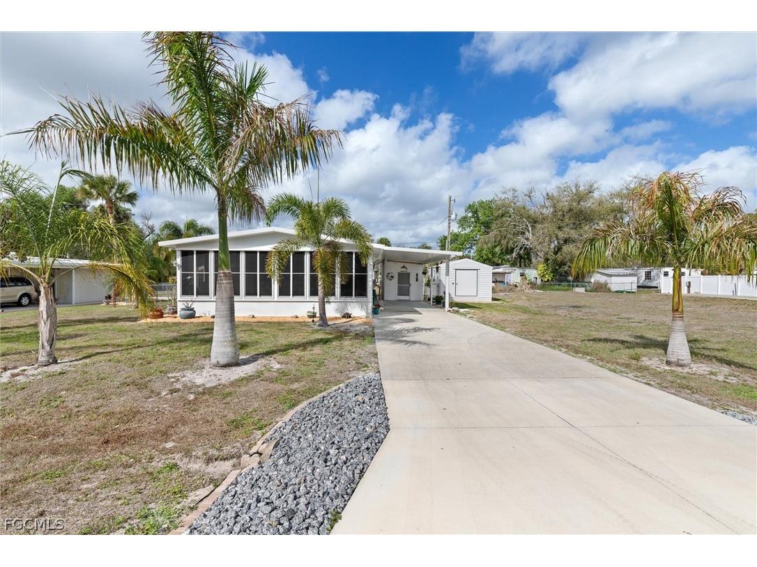 9347/9355 Boots Street Punta Gorda FL 33982 2026010430 image1