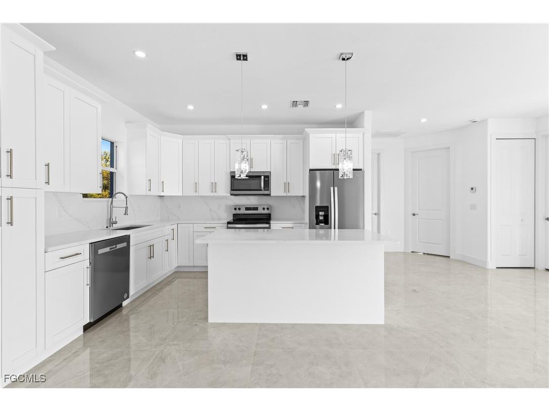 935 Elgin Street Lehigh Acres FL 33974 2025021875 image15